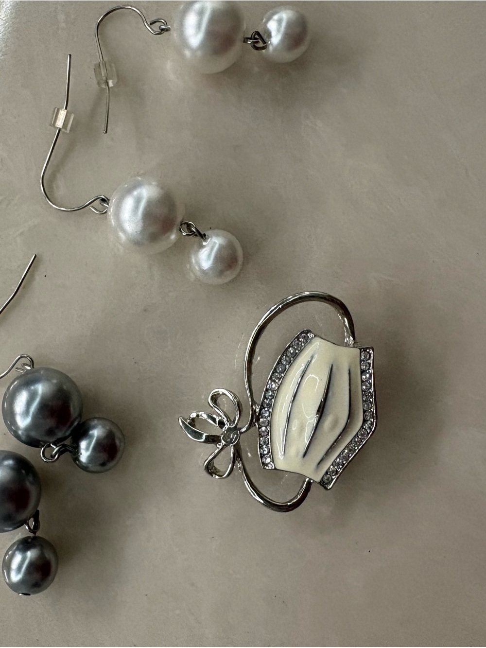 Elegant  Enamel and Crystal Mask/nurse Brooch and pearl earring Women Jewelry